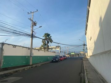 venta de casa en urbanizacion zona norte Manta