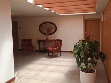 Venta de Suite amoblada cerca a la Universidad Catolica