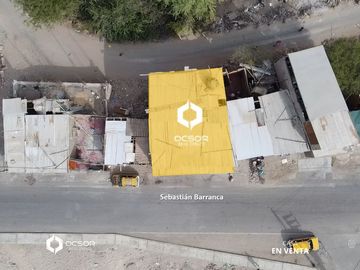 Vendo Casa con Local Aquijes 10 min de la plaza de armas de ica!! - Por Viaje!