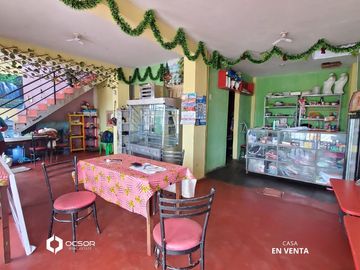 Vendo Casa con Local Aquijes 10 min de la plaza de armas de ica!! - Por Viaje!