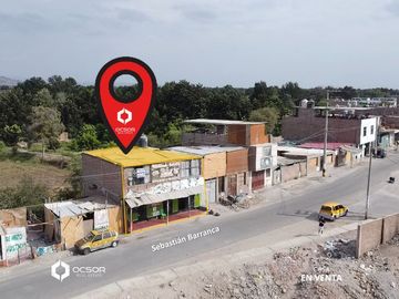 Vendo Casa con Local Aquijes 10 min de la plaza de armas de ica!! - Por Viaje!