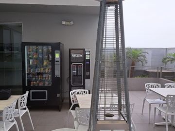 Oficina en venta, cerca a la Clinica Delgado !!! Para Inversionista