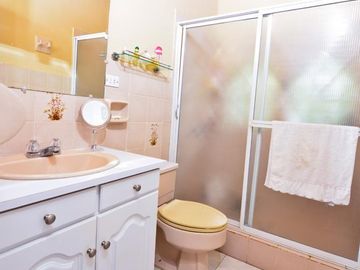 VENTA CASA DE CAMPO Y TERRENO 499.000 NEGOCIABLES IDEAL PARA DESCANSO (MEDICOS - CONSTRUCTORES)