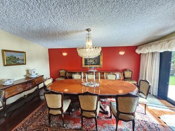 Venta Casa de Amplio Jardín, Cerca a Parque. Rinconada del Lago