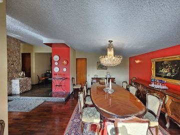 Venta Casa de Amplio Jardín, Cerca a Parque. Rinconada del Lago