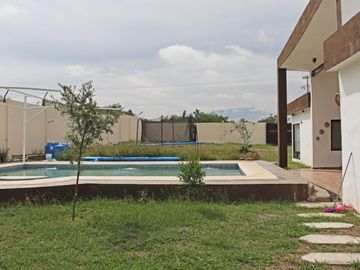 QUINTA EN VENTA EN MONTEMORELOS NUEVO LEON ZONA COUNTRY HILL III, MODERNA, SEMINUEVA