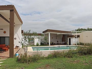 QUINTA EN VENTA EN MONTEMORELOS NUEVO LEON ZONA COUNTRY HILL III, MODERNA, SEMINUEVA