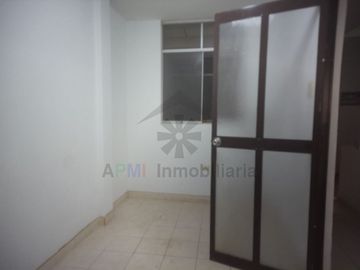 VENTA DE CASA CON DEPARTAMENTOS  EN LAMBAYEQUE