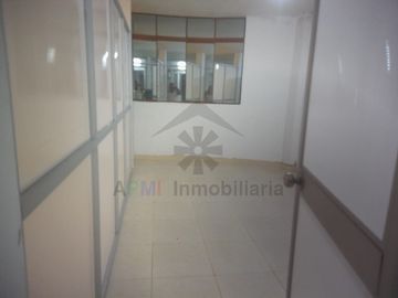 VENTA DE CASA CON DEPARTAMENTOS  EN LAMBAYEQUE