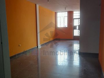 VENTA DE CASA CON DEPARTAMENTOS  EN LAMBAYEQUE
