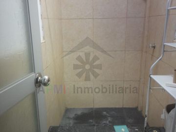 VENTA DE CASA CON DEPARTAMENTOS  EN LAMBAYEQUE