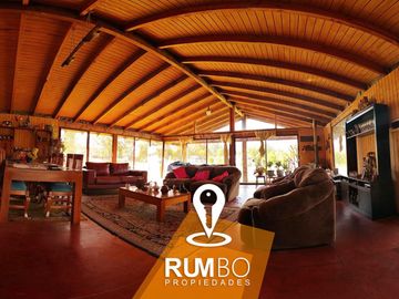 Gran casa semiterminada de 280m² en Parcela 9.400m² - Villarrica