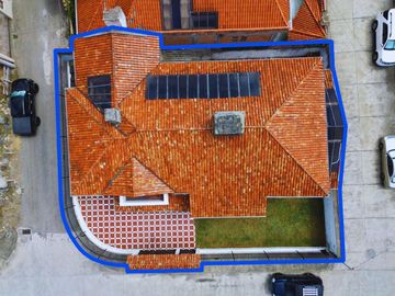 Casa Grande 6 Habitaciones en Ciudadela de Los Ingenieros Cuenca