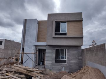 CASA EN VENTA PRIVADA ZIBARI VILLA DE POZOS