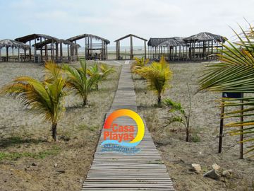 Casa Playas Nueva de Venta en Playas Villamil, Ciudadela Cerrada, Via Data Km 10