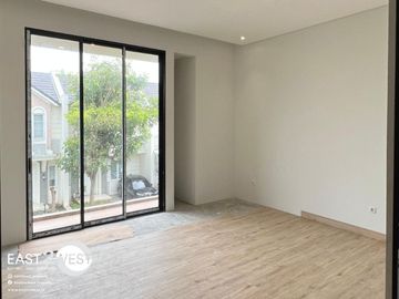 Dijual Rumah Cluster Azura Vanya Park BSD City Tangerang Unit Baru Bangun Tahap Finishing Bagus Cantik Lokasi Nyaman Hijau Asri