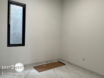 Dijual Rumah Cluster Azura Vanya Park BSD City Tangerang Unit Baru Bangun Tahap Finishing Bagus Cantik Lokasi Nyaman Hijau Asri
