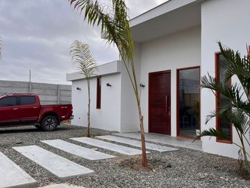 AMPLIA CASA EN VENTA-  URB.LA PALMA -LOS EJIDOS- PIURA