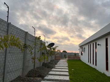 AMPLIA CASA EN VENTA-  URB.LA PALMA -LOS EJIDOS- PIURA