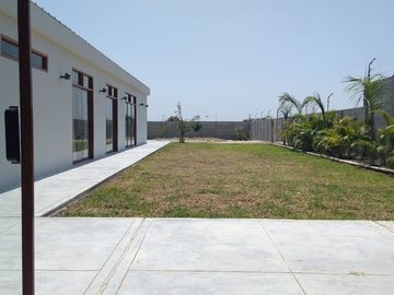 AMPLIA CASA EN VENTA-  URB.LA PALMA -LOS EJIDOS- PIURA