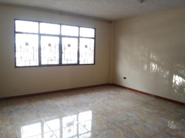 Venta de casa comercial frente al exito panamericana
