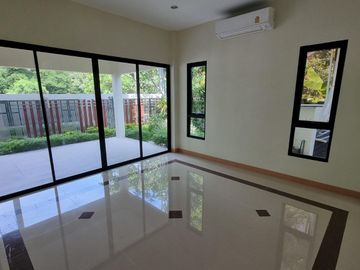 Kristada Nakhon 21 Bangna opposite Mega Bangna has a modern contemporary home for sale with a pool.