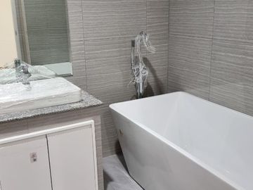 Kristada Nakhon 21 Bangna opposite Mega Bangna has a modern contemporary home for sale with a pool.