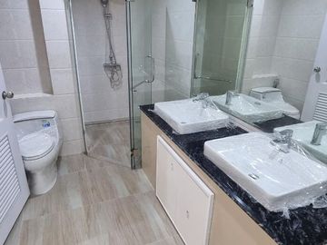 Kristada Nakhon 21 Bangna opposite Mega Bangna has a modern contemporary home for sale with a pool.