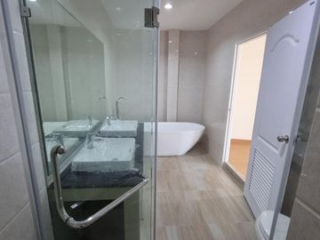 Kristada Nakhon 21 Bangna opposite Mega Bangna has a modern contemporary home for sale with a pool.