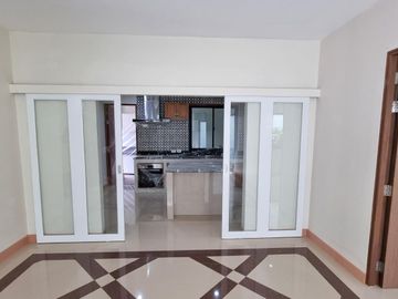 Kristada Nakhon 21 Bangna opposite Mega Bangna has a modern contemporary home for sale with a pool.