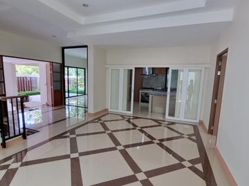 Kristada Nakhon 21 Bangna opposite Mega Bangna has a modern contemporary home for sale with a pool.