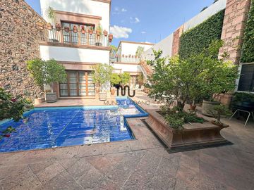Casa o Local en Venta en El Centro Histórico de Querétaro
