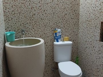 Rumah FURNISHED Lebar 8m Siap Huni di Manukan Asri Surabaya Barat