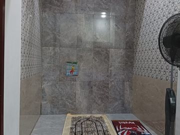 Rumah FURNISHED Lebar 8m Siap Huni di Manukan Asri Surabaya Barat