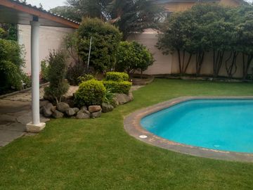 Increíble!!.. casa estilo español 6D ,6B 8E ,de 1 piso ubicada en barrio Miraflores