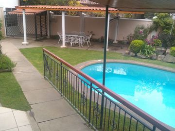 Increíble!!.. casa estilo español 6D ,6B 8E ,de 1 piso ubicada en barrio Miraflores