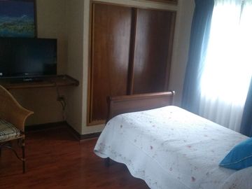 Increíble!!.. casa estilo español 6D ,6B 8E ,de 1 piso ubicada en barrio Miraflores