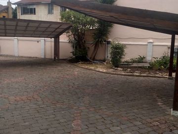 Increíble!!.. casa estilo español 6D ,6B 8E ,de 1 piso ubicada en barrio Miraflores