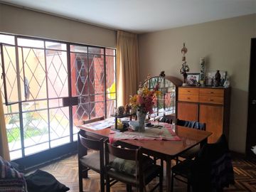 SURCO VENTA CASA 302 M2  (12.10 X 25.0) PARAMETROS 5 PISOS AV. PASEO LA CASTELLANA
