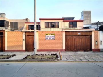SURCO VENTA CASA 302 M2  (12.10 X 25.0) PARAMETROS 5 PISOS AV. PASEO LA CASTELLANA