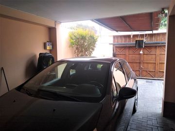 SURCO VENTA CASA 302 M2  (12.10 X 25.0) PARAMETROS 5 PISOS AV. PASEO LA CASTELLANA