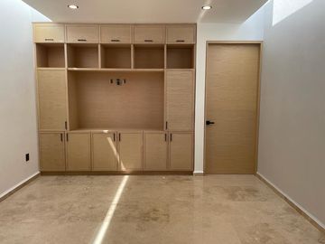 AMPLISIMA Y MODERNA CASA EN CAMPO DE GOLF