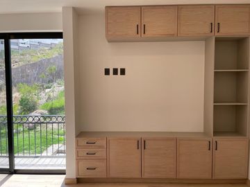 AMPLISIMA Y MODERNA CASA EN CAMPO DE GOLF