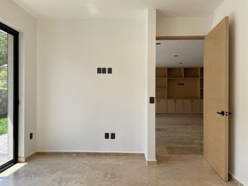 AMPLISIMA Y MODERNA CASA EN CAMPO DE GOLF