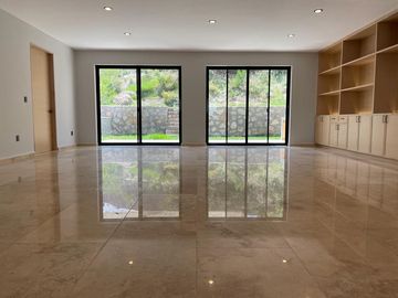 AMPLISIMA Y MODERNA CASA EN CAMPO DE GOLF