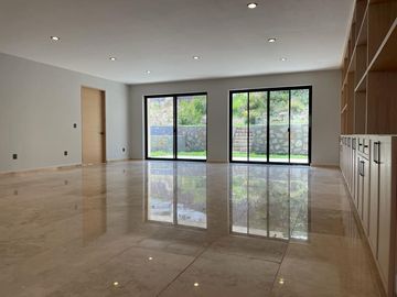 AMPLISIMA Y MODERNA CASA EN CAMPO DE GOLF
