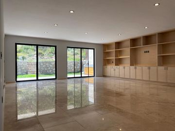 AMPLISIMA Y MODERNA CASA EN CAMPO DE GOLF