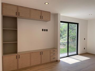 AMPLISIMA Y MODERNA CASA EN CAMPO DE GOLF