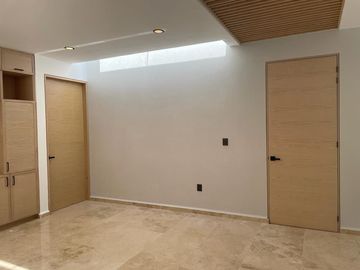 AMPLISIMA Y MODERNA CASA EN CAMPO DE GOLF
