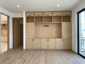 AMPLISIMA Y MODERNA CASA EN CAMPO DE GOLF